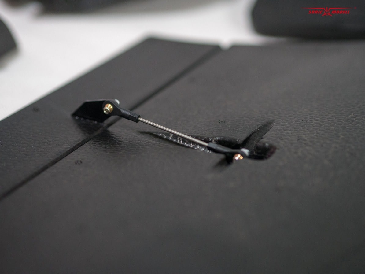 Get the Sonicmodell AR Wing Pro 1000mm Wingspan - An Upgraded FPV Wing Kit